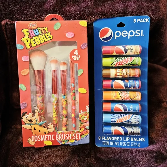 Cosmetic Brushes & Lip Balm Bundlw - Picture 3 of 6